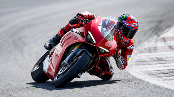 2022-nyhetene: Ducati Panigale V4 / V4 S