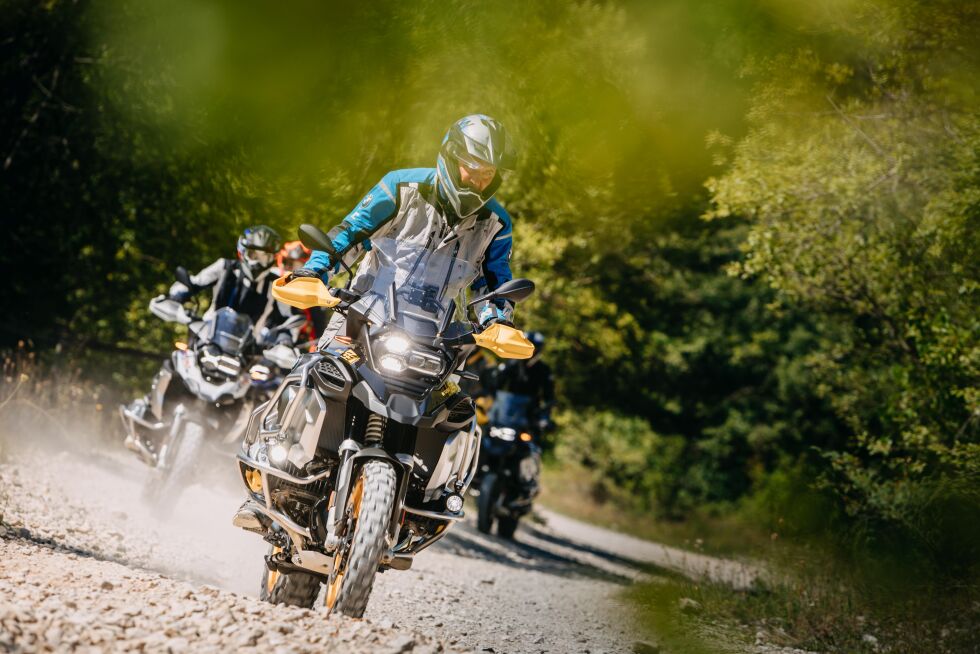 Norske motorsyklister er flink til å prioritere sikkerhetsutstyr når de kjører MC. - Ta en sjekk av alt utstyret før MC-ferien, så slipper du overraskelser underveis, sier Olstad.
 Foto: BMW