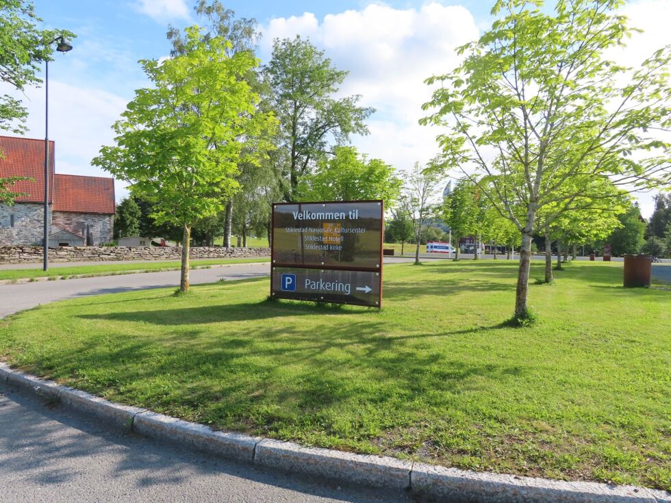 Snorres kongesagaer forteller at Olav Haraldson falt på Stiklestad i 1030. Hva som er de faktiske forhold og om det i det hele tatt var et stort slag på Stiklestad har vært under kontinuerlig diskusjon. Konsekvensene av sagaens beretninger er uansett at Olav Haraldson etter hvert ble Olav den Hellige og legenden om ham ble formativ for den nasjonale selvforståelsen. Stiklestad ligger svært vakkert til bare noen kilometer utenfor Verdal og det Nasjonale Kultursenteret som er opprettet der er absolutt verdt et besøk.