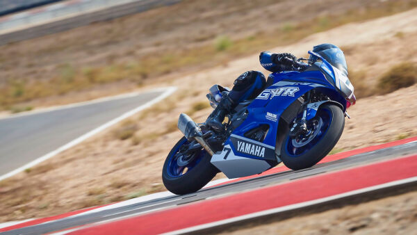 Yamaha introduserer R7 racing-serien i Skandinavia