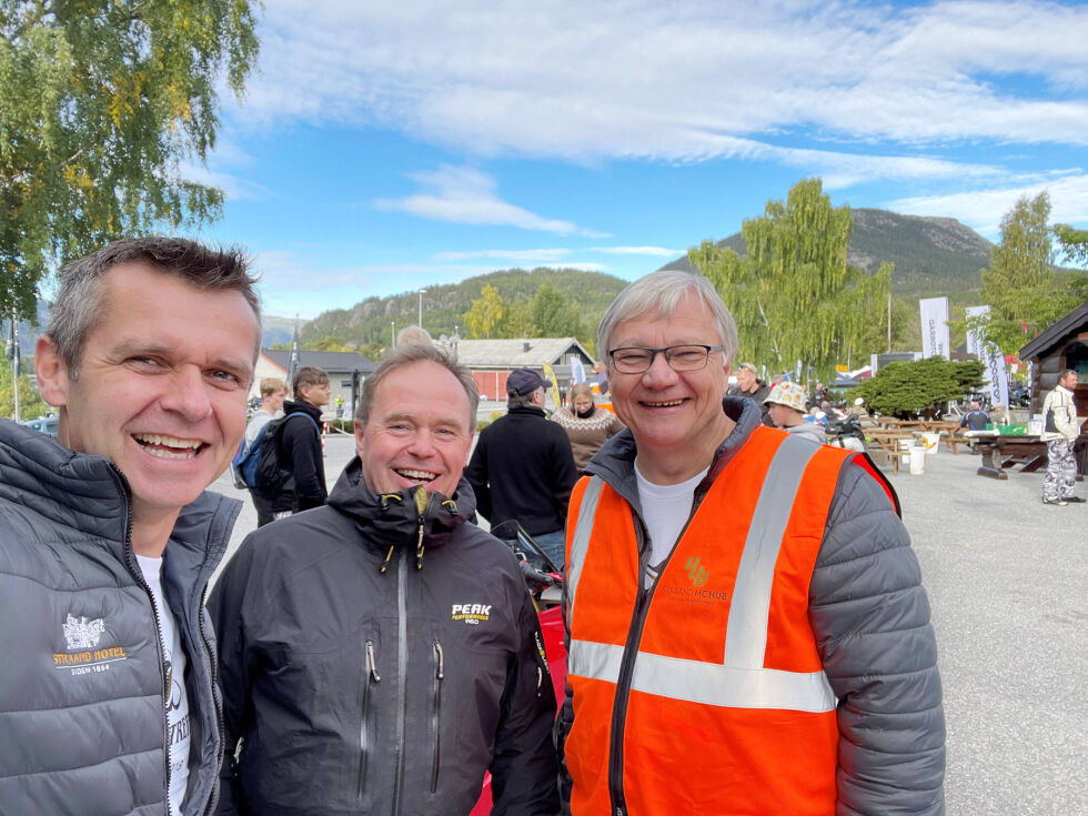 Treffsjef Trond Olsen (høyre), opphavsmannen Ole-Andreas Isdahl og direktør Lars Arne Straand er klar for årets Straand Treff!